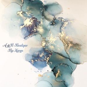 Hi! My name is Karen and I love fashion.